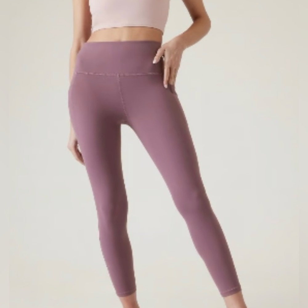 Athleta Salutation Stash 7/8 Legging